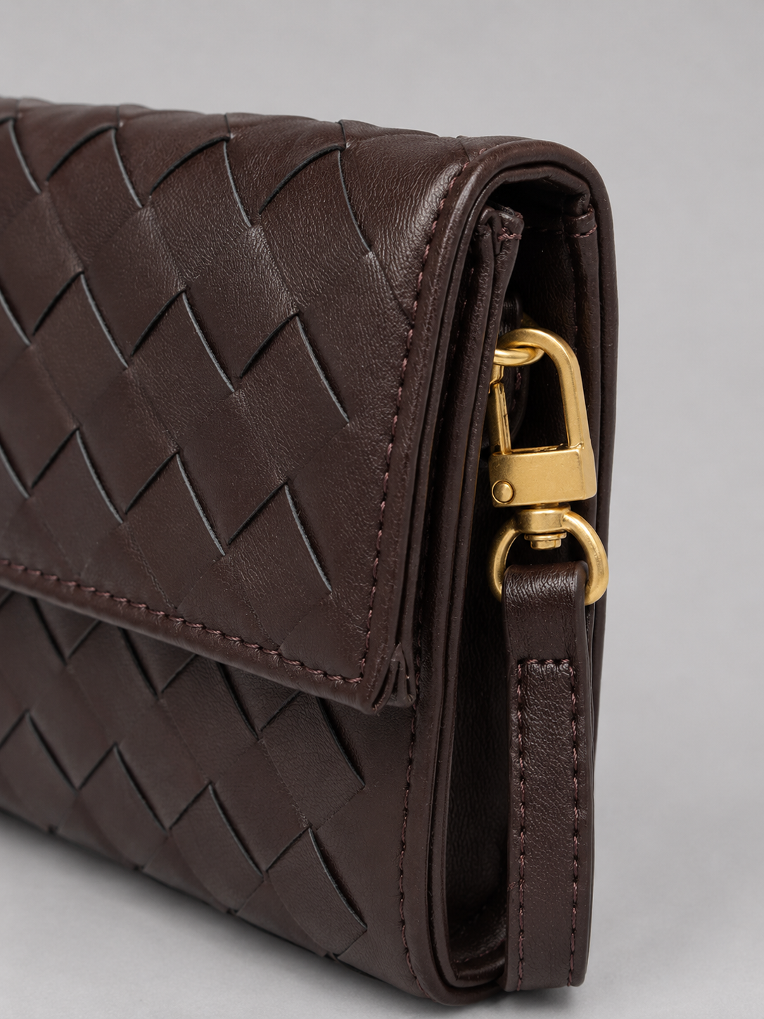 Women’s Woven Leather Look Clutch Bag – Timeless Elegant Design