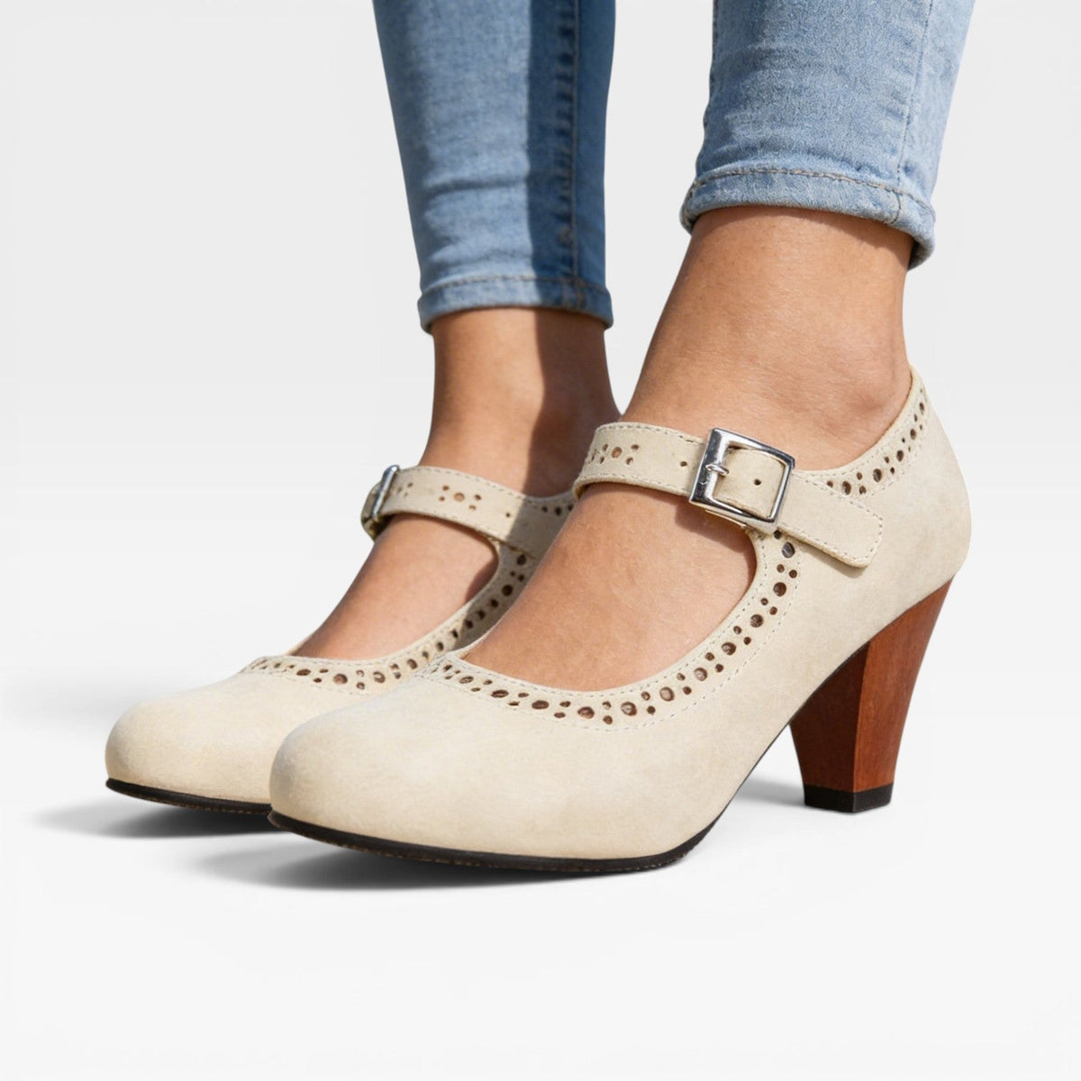 Women's Vintage Brogue Mary Jane Pumps