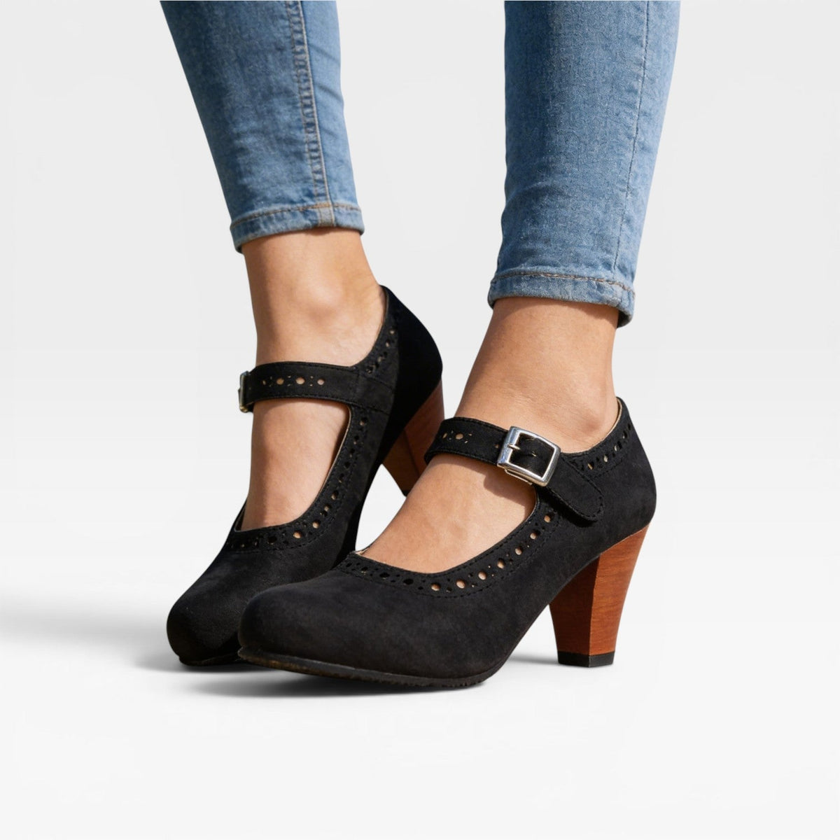 Women's Vintage Brogue Mary Jane Pumps