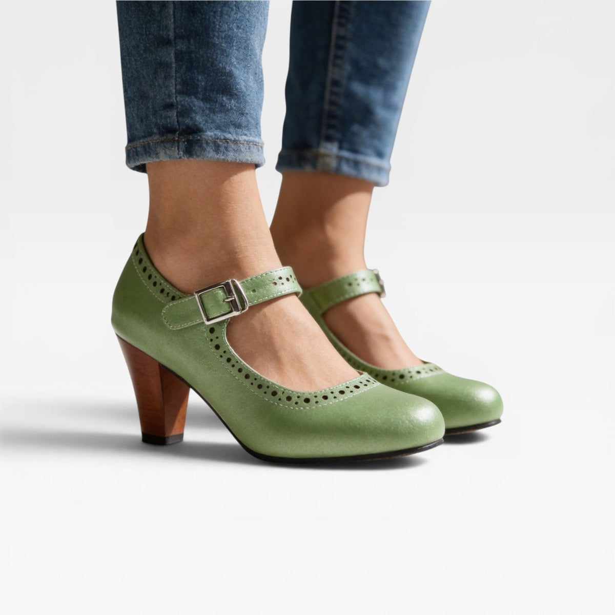 Women's Vintage Brogue Mary Jane Pumps